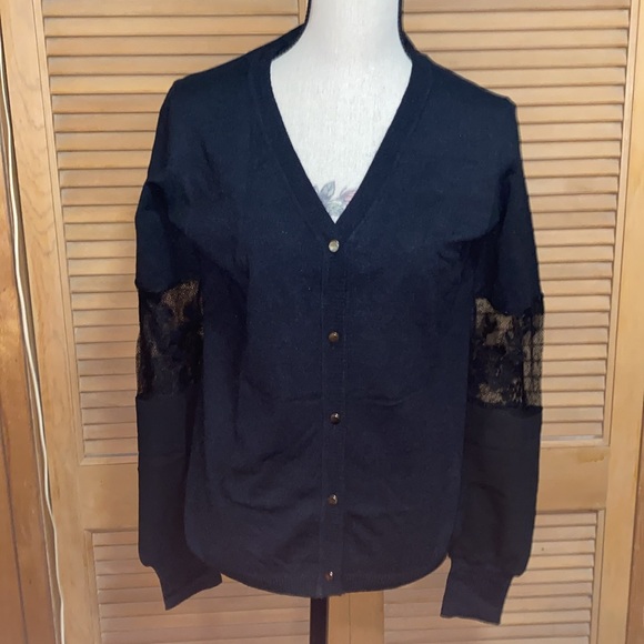 Fate Black Button Front Lace Sleeve Insert V-neck Top NWT - Picture 3 of 10